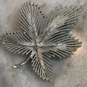 Sarah Coventry Bright Silver Leaf Brooch